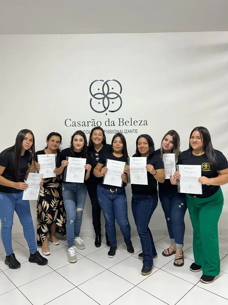Alunas formadas no Casarão da Beleza